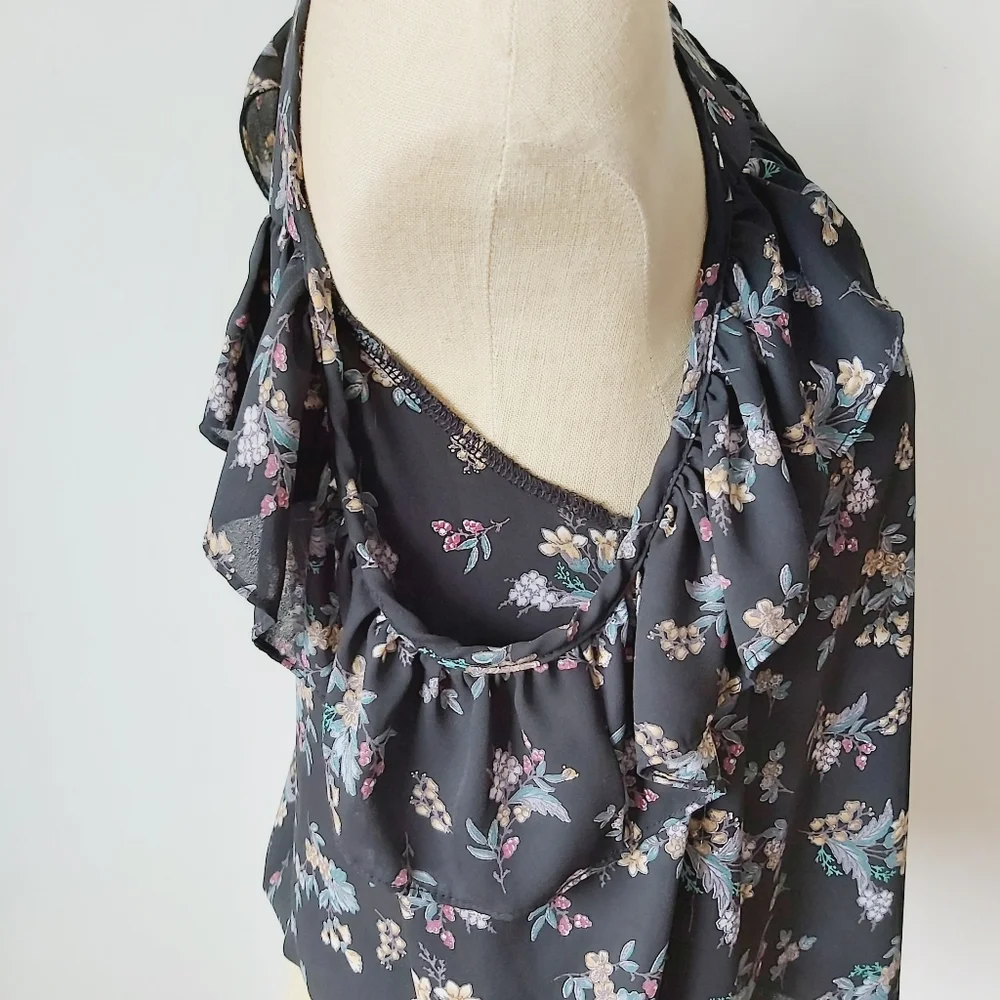 ✨Floral Nordstrom Cold Shoulder Top - Picture 12 of 15